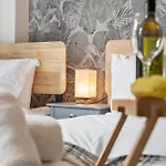 Desert Oasis - Monthly Stays - Netflix & Free Parking -