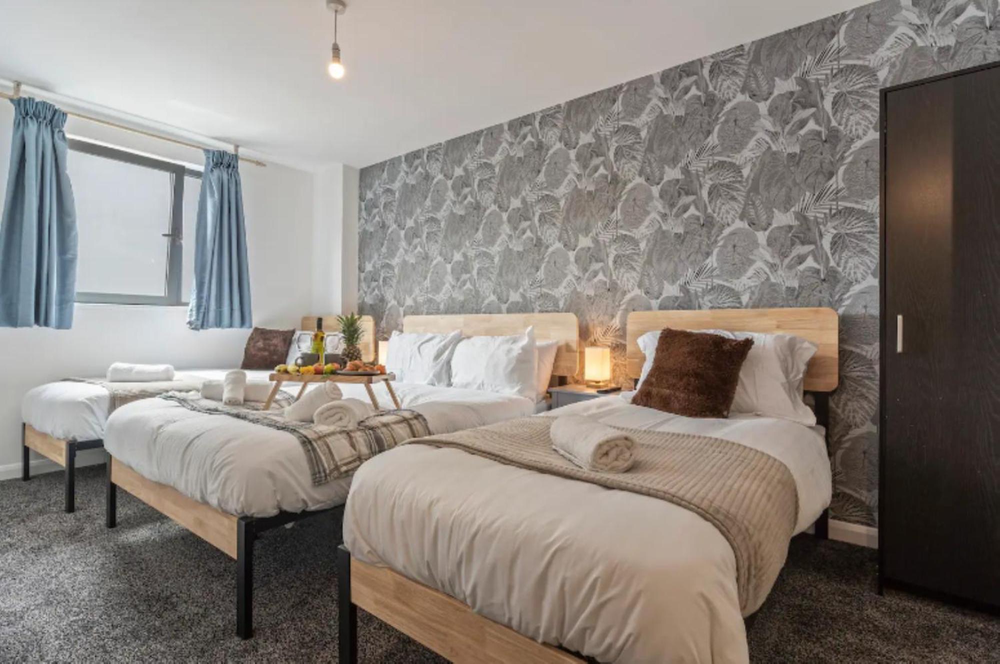Desert Oasis - Monthly - Netflix & Free Parking - Apartment *