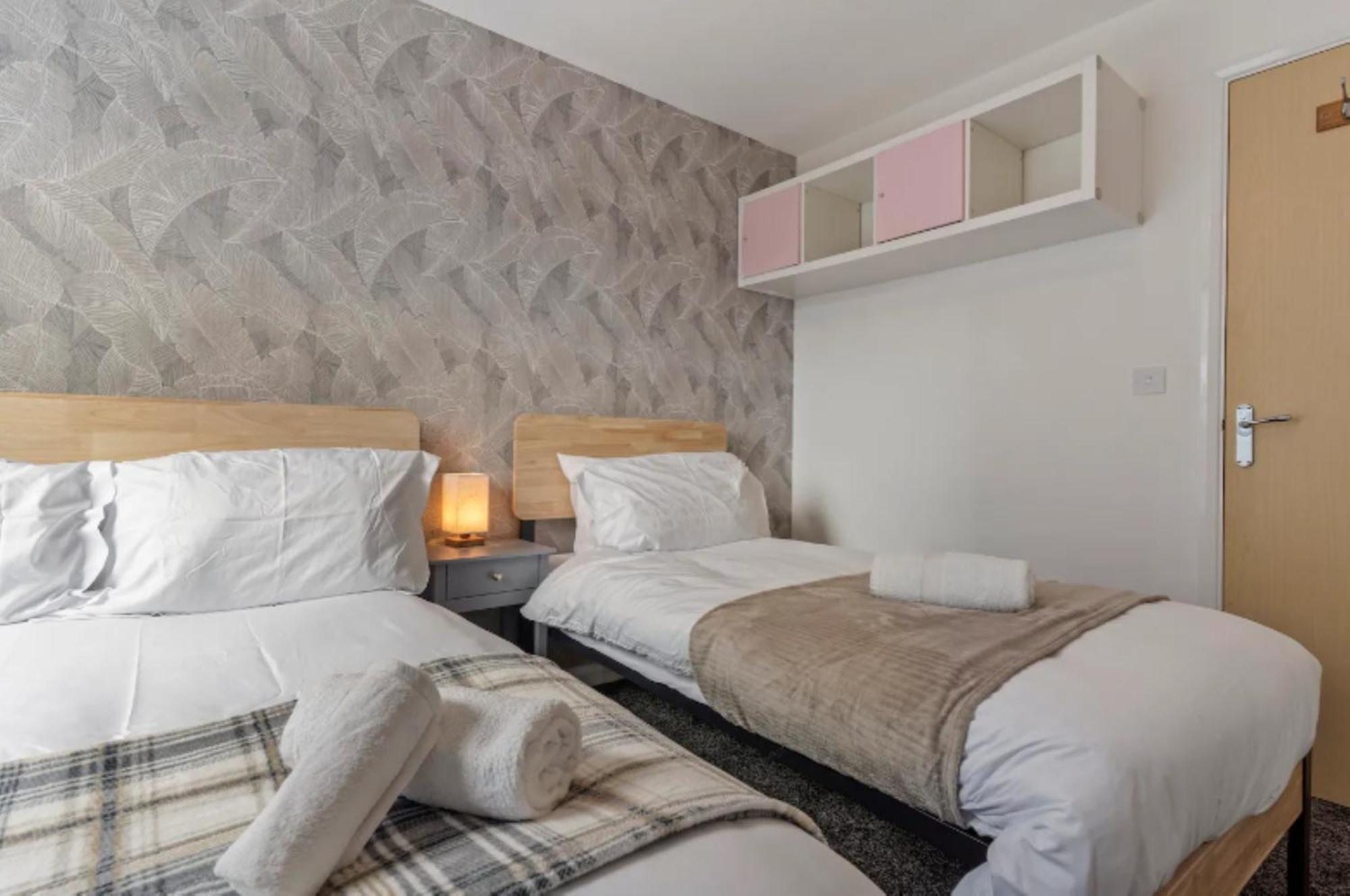 Desert Oasis - Monthly - Netflix & Free Parking - Apartment