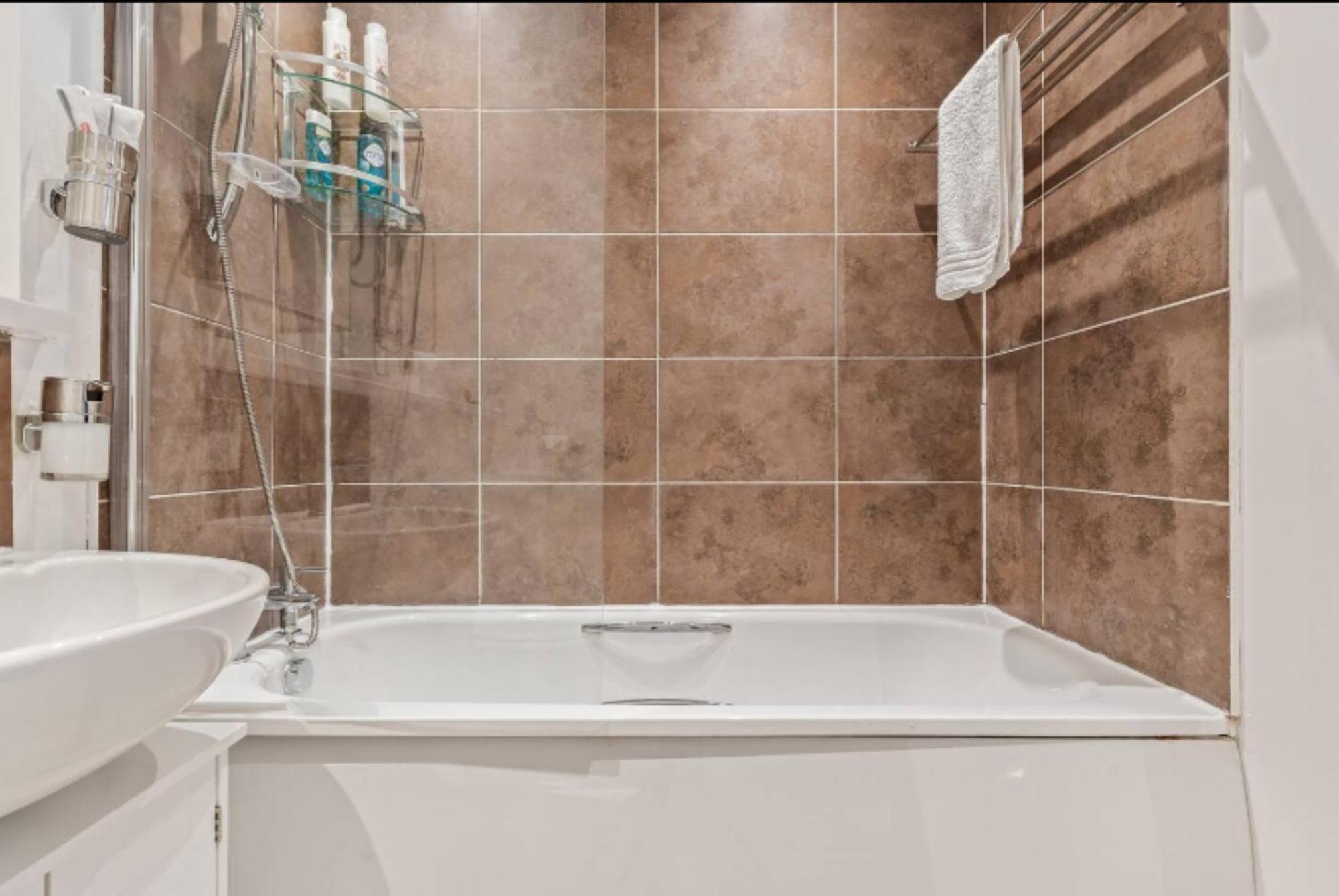 Apartment Desert Oasis - Monthly - Netflix & Free Parking - Birmingham